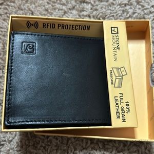 Men's black leather wallet- RFID protection